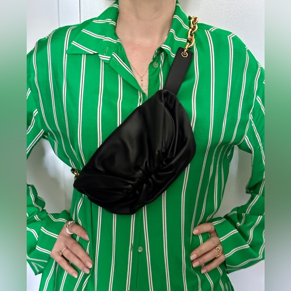 Bottega Veneta Chain Pouch Belt Bag in Black Leather - Picture 17 of 17